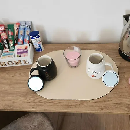 לינה וארוחת בוקר Pansion Ana 3*