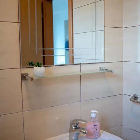 Pansion Ana לינה וארוחת בוקר 3*