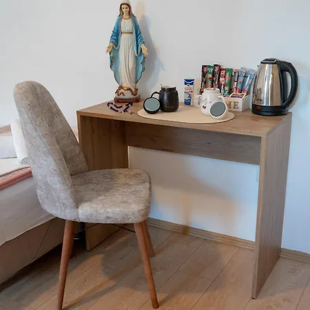 Pansion Ana לינה וארוחת בוקר 3*