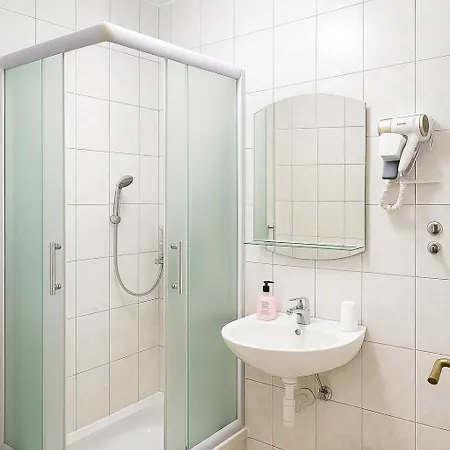 Pansion Ana לינה וארוחת בוקר 3*