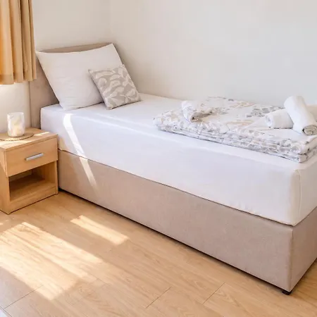 Bed and breakfast Pansion Ana 3*