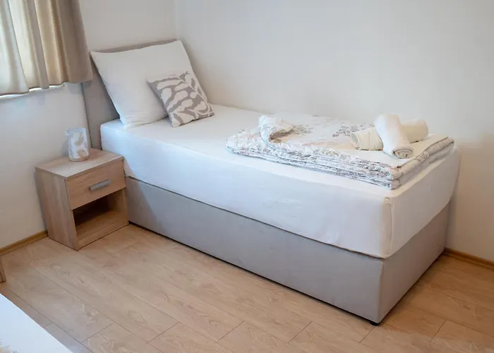 Couette-café Pansion Ana