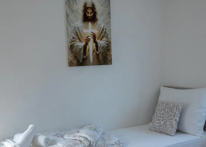 Couette-café Pansion Ana 3*